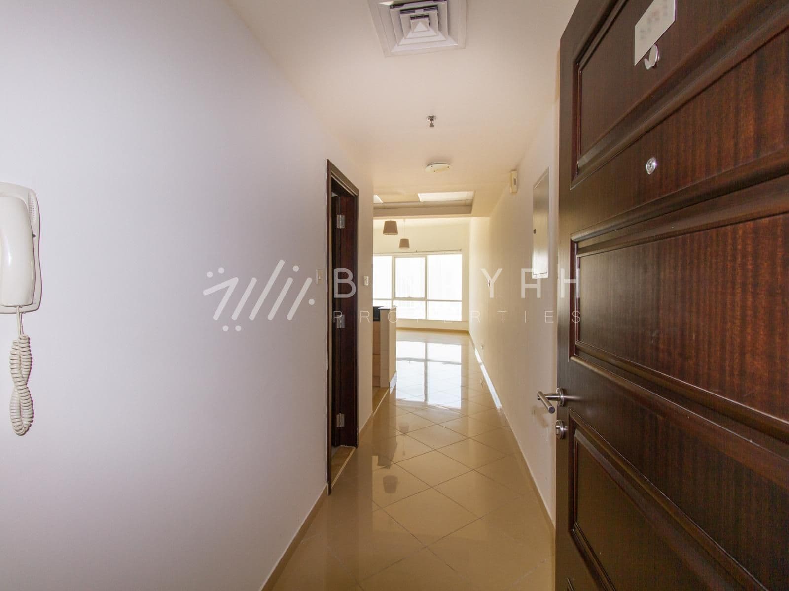 Spacious Fitted Kitchen Lake And City View - 6