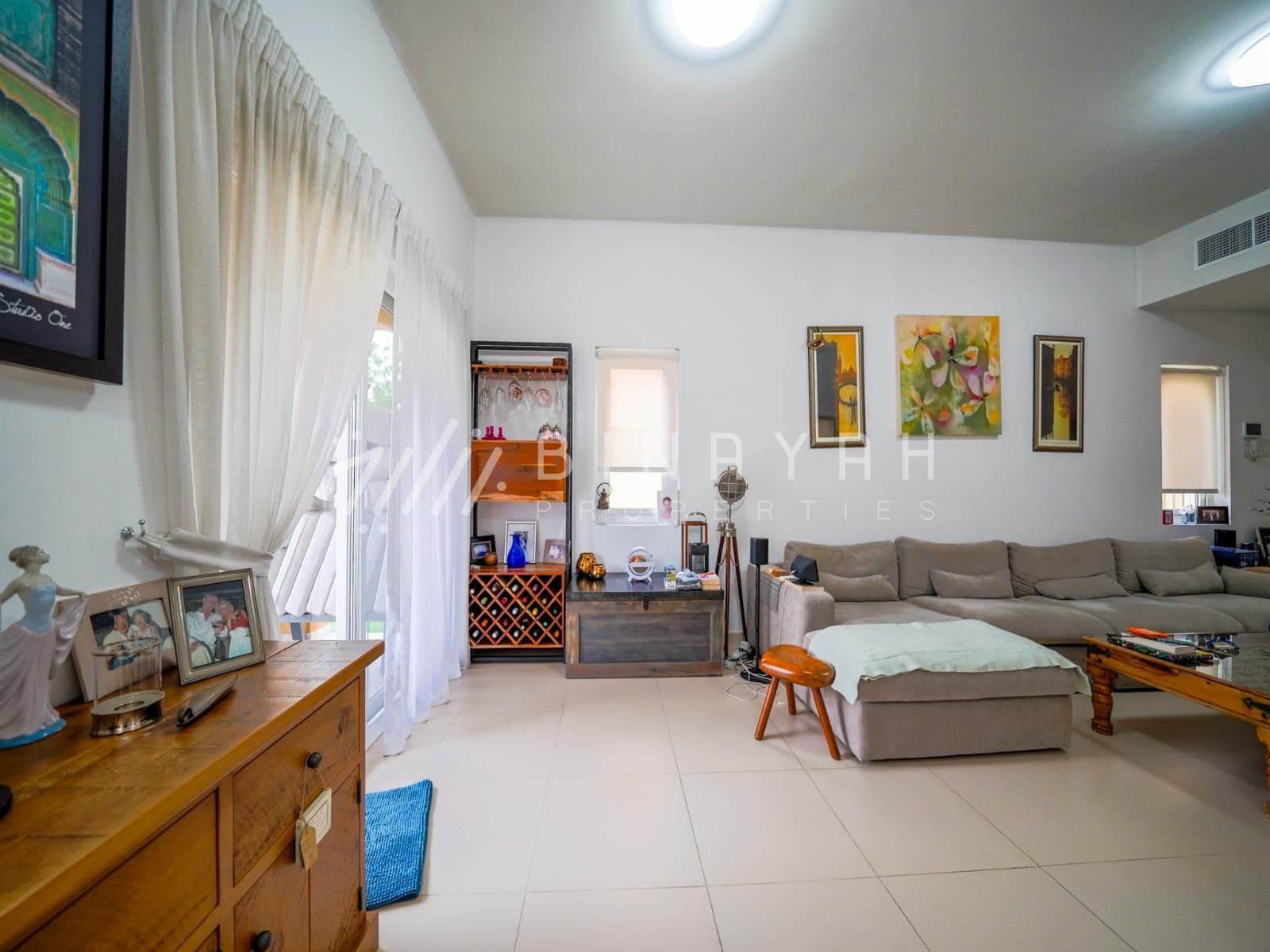 Single Row Landscaped Prime Location - 5