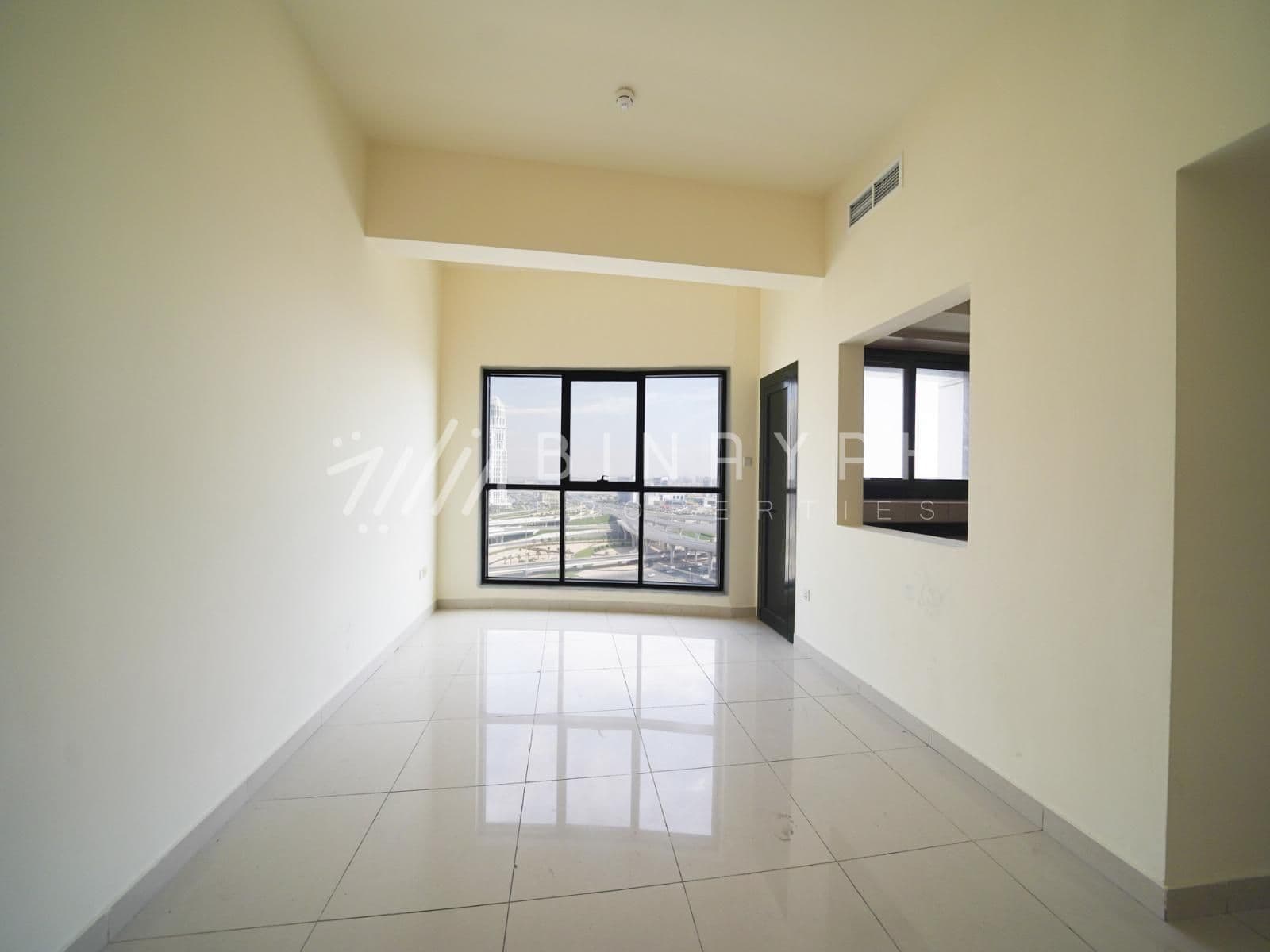Spacious 2 Br Vacant Flexible Cheque Payment