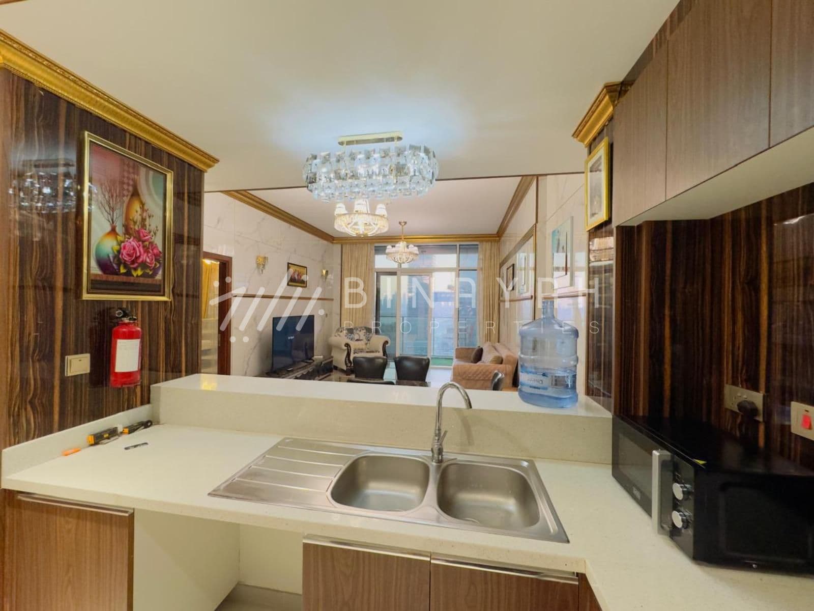 Furnished Fully Upgraded Spacious Layout - 6