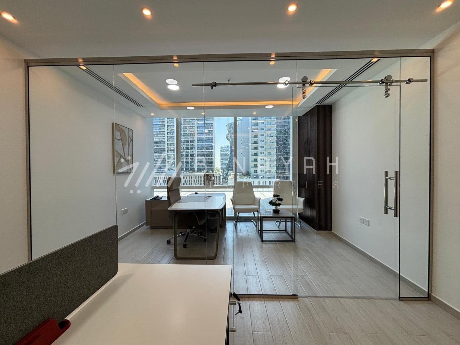 Luxury Furnished Fully Fitted Modern Layout