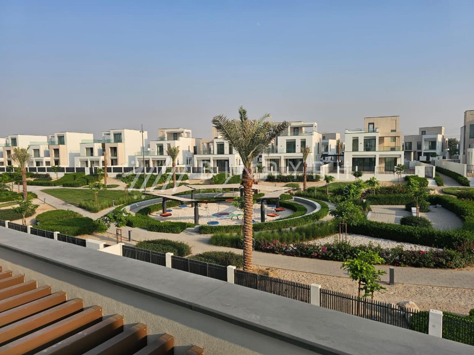Luxury 4br Backing Central Park Caya
