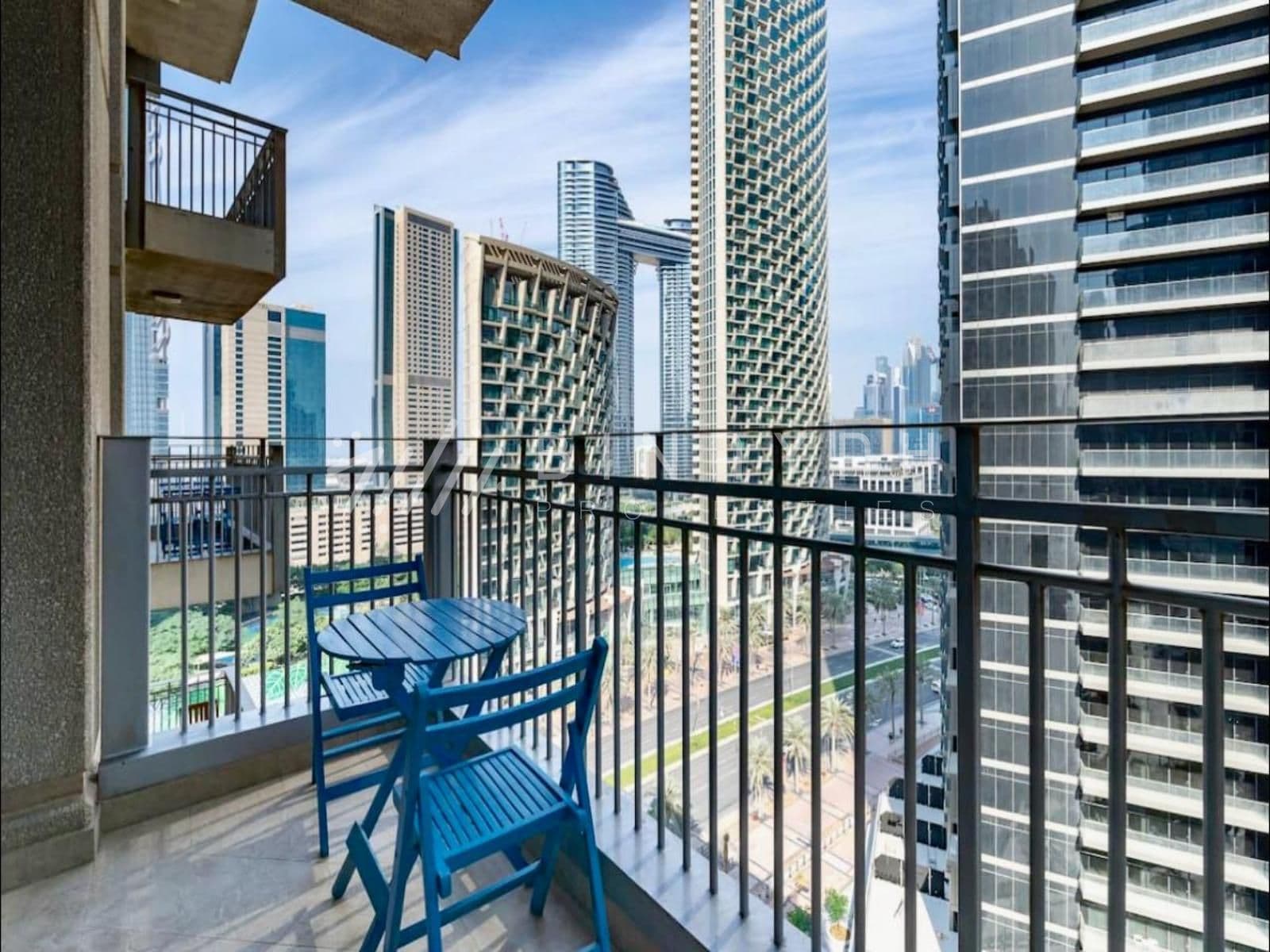 Spacious 2 Br Prime Location Fully Furnished