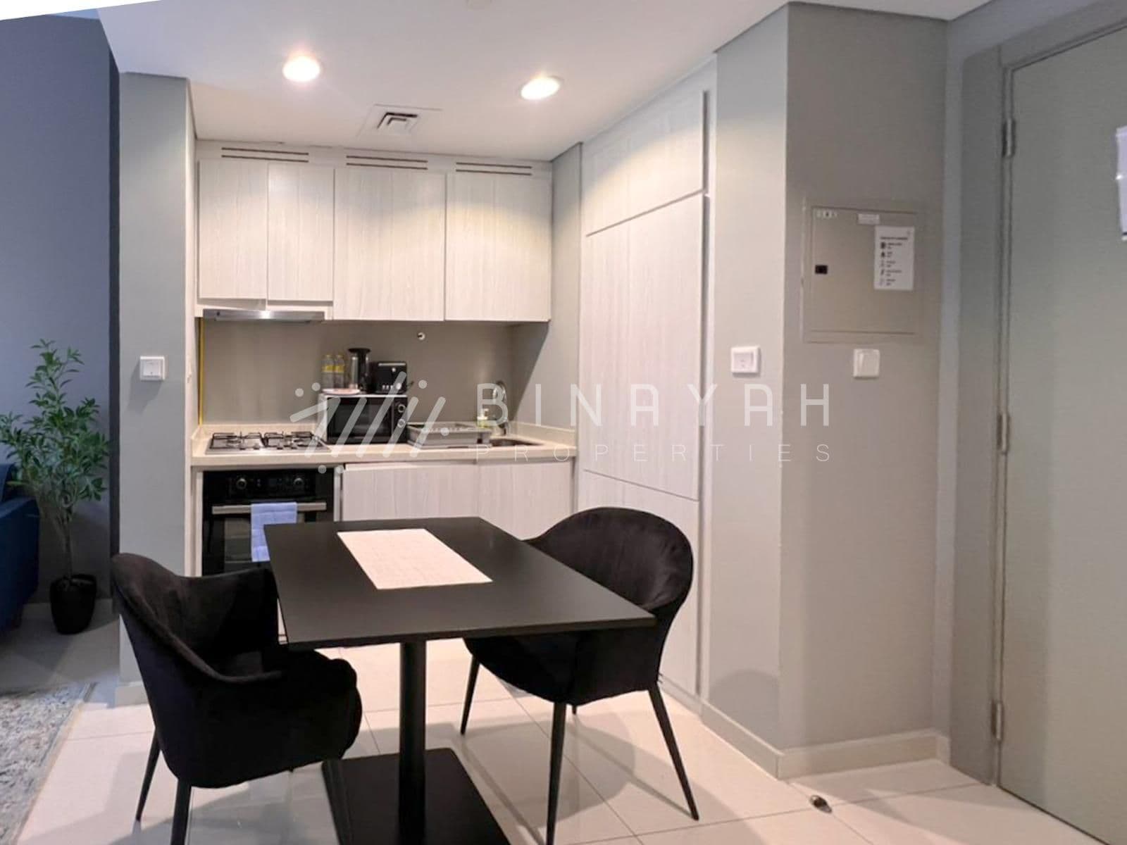 Fully Furnished Near To Metro Pool View - 5