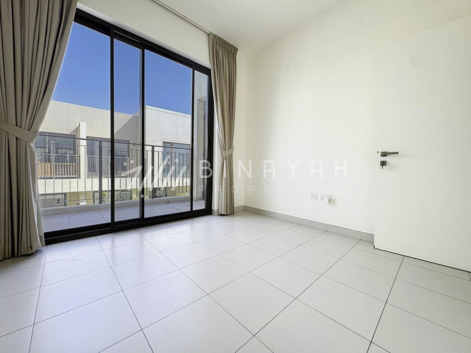 Opposite To Amenities Ready Family Home - 5